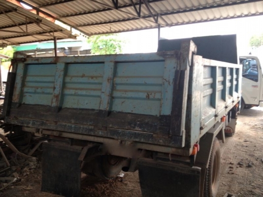 รถอีซูซุ 6 ล้อดั้ม NKR 110 แรงม้า  สนใจติดต่อ 081 - 6079515