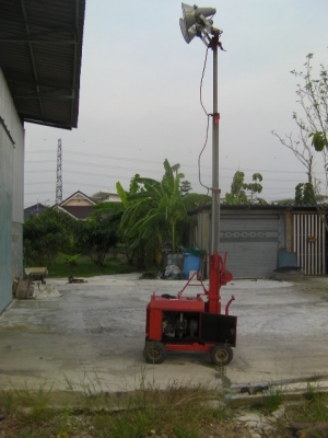 ไฟสนาม2ดวงเสาสูง4เมตรกำลังไฟ400วัตต่อดวงขายตามสภาพญี่ปุ่นแท้ยี่ห้อสุบารุเครื่องยนต์ดีเซลราคา45000บาท
