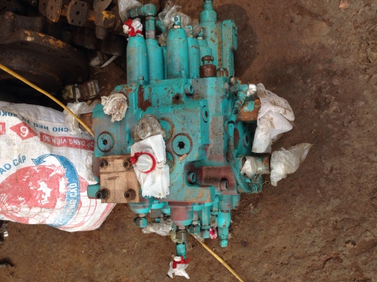 ขายแพคอนโทลKOBELCO SK200  MARK5 เก่านอกสภาพสวย