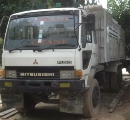 MITSUBISHI FUSO FN527 - 195 HP 6D16 TD4900 สิบล้อดั๊มพ์ 2 เพลา กระบะดั๊มพ์เหล็ก 12 ตันของ KAC โคราชสภาพสวย เครื่องแน่นแรงดี ภายในเก๋งคอนโซลเรือนไมล์สวยครบพร้อม พวงมาลัยเพาเวอร์ ระบบเบรคทริ๊ปฟี้ ช่วงล่างเพลาบุ๋มเบรคใหญ่แล้ว คัชซีสวยไม่มีบวม ยางสภาพดี 10 เส