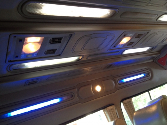 ขายรถตู้หัวจรวด ขายรถตู้หัวจรวด