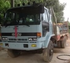 ISUZU JUMBO 210 HP 6SA1 รถหางปลาสิบล้อ 2 เพลา ท้ายลาดมีหางไฮดรอลิกส์ครบพร้อมใช้งาน ใช้ลาก PC-200 ได้เลยครับ เครื่องแน่นแรงดีไม่เยิ้ม หัวเก๋งสีสันบางเดิมๆภายในเก๋งคอนโซลสวยครบ พวงมาลัยเพาเวอร์ ระบบเบรคทริ๊ปฟี้ ช่วงล่างคัชซีใหญ่สวยไม่มีบวม ยางสภาพดี 10 เส้น