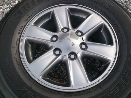 ขายงแม็ก ALL NEW ISUZU S-series พร้อมยางบริสโตร์ 245/70R16 ยางสัปดาห์ที่42 ปี12 จำนวน 1 ชุด