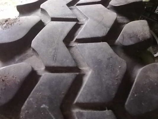 ขายยาง 35 ดอกเต็มยังไม่ลงดิน ถูกๆ