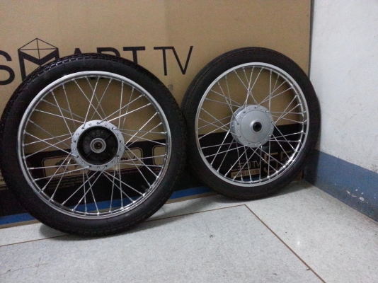 ขายล้อเหล็ก สภาพยังสวยครับ ไม่รวมยางนะครับขายแต่ล้ออย่างเดียว