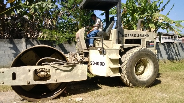 รถบด10ตัน INGERSOLLRAN SD-100D สวยมากเดิมๆ ยางสวยเต็ม...