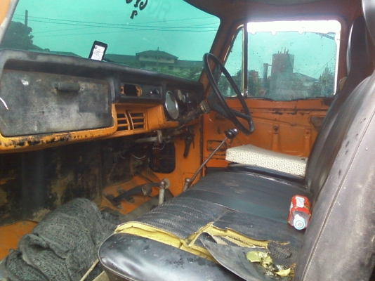 nissanหัวยาวดั๊ม  แรงๆ คุ้มๆ(รถการไฟฟ้า)