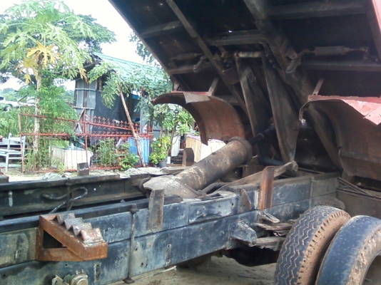 nissanหัวยาวดั๊ม  แรงๆ คุ้มๆ(รถการไฟฟ้า)