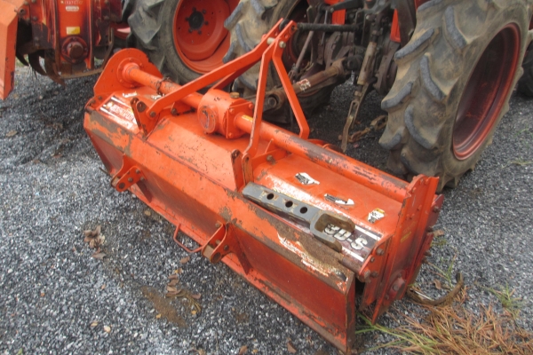 KUBOTA L3008 พร้อมใบมีดดันดิน ตราช้างและ โรตารี่ RX 163 พร้อมใช้สุดๆ