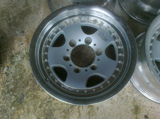 ขายล้อแม็กขอบ15x8  6รูเก่าJAPAN