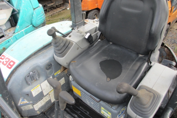 KOBELCO SK30SR เก่านอก เอวแน่น ปั็มแรง พร้อมหัวเจาะ เอาไปเลย น้องร็อคจัดให้