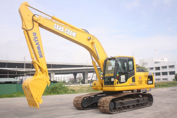 KOMATSU PC200-8