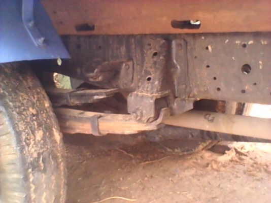 รถ ISUZU  130  เทอร์โบ  เครื่องดี  ครัชชีสวย   แอร์เย็น   รถห้างแท้