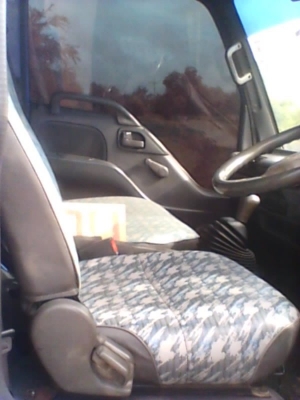 รถ ISUZU  130  เทอร์โบ  เครื่องดี  ครัชชีสวย   แอร์เย็น   รถห้างแท้