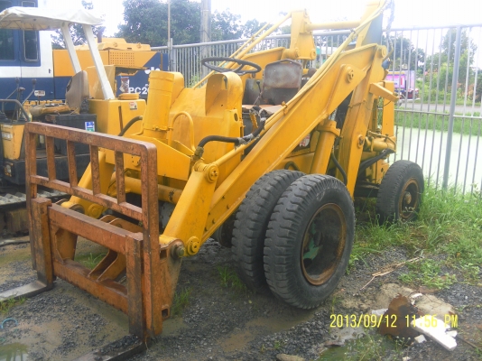 รถตักโคมัสสุSD20-4เก่านอกพร้อมใช้ราคาถูก195000สนใจโทร0816426706 รถตักโคมัสสุSD20-4เก่านอกพร้อมใช้ราคาถูก195000สนใจโทร0816426706