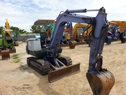 ขายด่วน..รถแบคโฮ MM35B   รถสวย เก่าญี่ปุ่นแท้ แรงขุดดี ทำงานได้ไว ประหยัดน้ำมันสุดคุ้ม มีใบอินวอยล์ ราคาต่อรองได้.