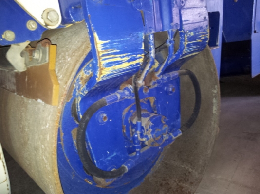 คันละ 450,000 เท่านั้นครับ ด่วน ๆ รถบด 4 ตัน BOMAG สภาพสวย มี 2 คัน