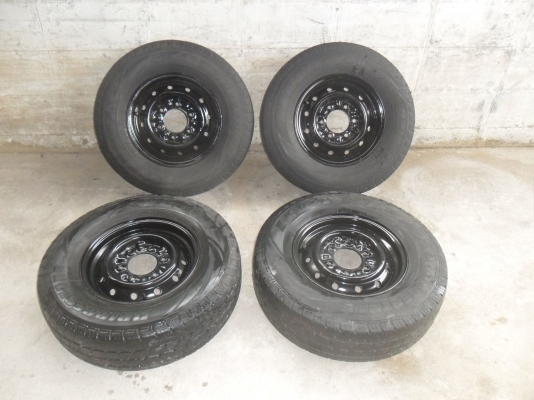 ล้อกะทะ 14นิ้ว 6รู พร้อมยาง 195R14LEO677 สวยๆ 4 ล้อ ราคา 2800 บาท