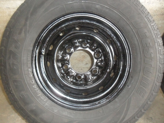 ล้อกะทะ 14นิ้ว 6รู พร้อมยาง 195R14LEO677 สวยๆ 4 ล้อ ราคา 2800 บาท