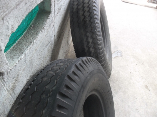 ยาง BRIDGESTONE 825-16 สวยๆ 1 คู่ ราคา 2500 บาท