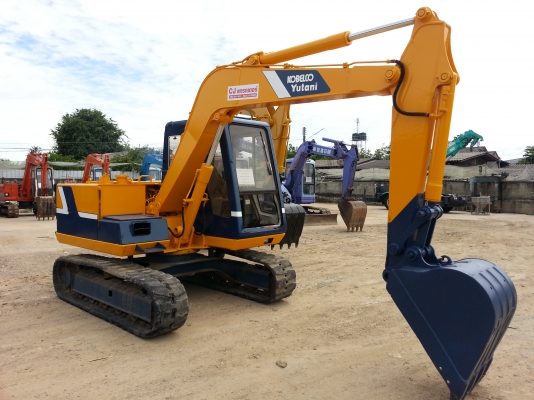 ขายรถแบคโฮ KOBELCO SK03 นำเข้าจากญิ่ปุ่นสภาพรถ 95\% เอกสารอินวอย รถพร้อมใช้งาน ไม่เคยผ่านการใช้งานในไทย