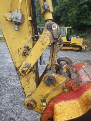 ขายรถขุดล้อยาง CAT M312  Yr.1998 สภาพดีมากครับ มีไลด์หัวเจาะ เก๋งสวย บอร์ดี้โอครับ ใช้งานได้เลย  ราคาไม่สูงครับ โทรมานะ 085-9049669