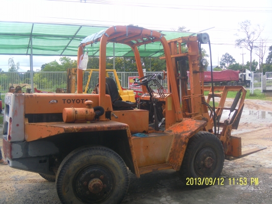 ขายรถโฟล์คลิฟท์โตโยต้าFDT25-H5 2.5ตันขับ4x4เสาสูง3เมตรเก่านอกพร้อมใช้ราคา240000บาทสนใจโทร0816426706