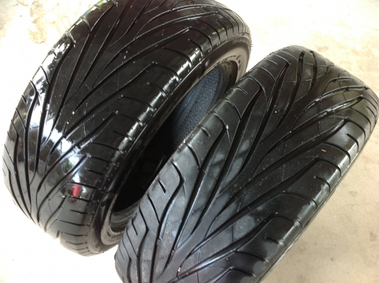 ขายยาง225/55/17 ปี13สัปดาห๊ที่16 ลงพื้น2 เดือนเอง