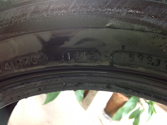 ขายยาง225/55/17 ปี13สัปดาห๊ที่16 ลงพื้น2 เดือนเอง