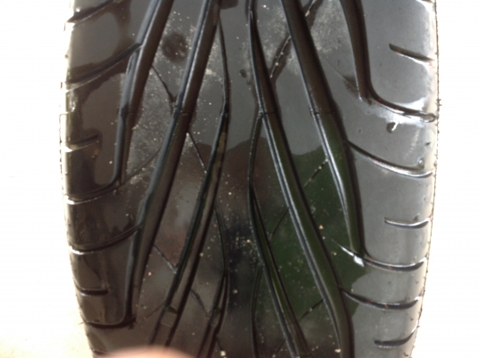 ขายยาง225/55/17 ปี13สัปดาห๊ที่16 ลงพื้น2 เดือนเอง