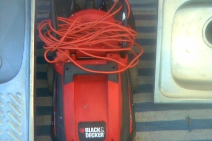 เครื่องตัดหญ้าสภาพเดิมๆครับ สวยๆครับรุ่นนี้สตาสติดง่ายเครื่องดีครับราคานี้คุ้มครับ เหมือนใหม่ครับรุ่นนี้