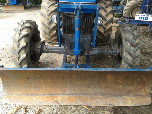 ขายด่วนรถไถฟอร์ด 6610 4*4 คานหน้าคาลาโล่ ทะเบียนพร้อม