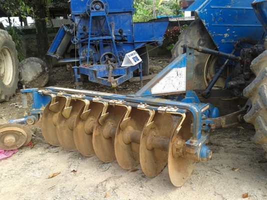 ขายด่วนรถไถฟอร์ด 6610 4*4 คานหน้าคาลาโล่ ทะเบียนพร้อม