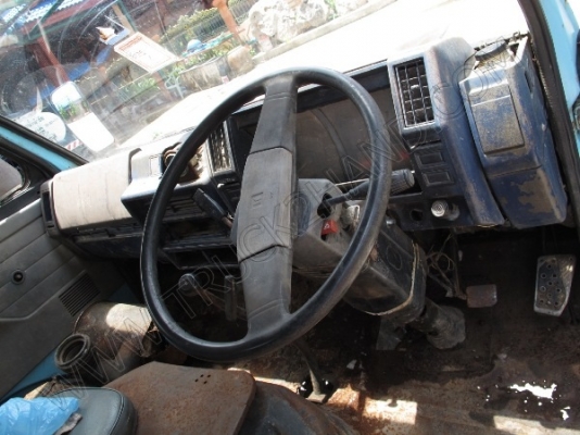 รถบรรทุกดั๊ม 6 ล้อยี่ห้ออีซูซุ รุ่น NKR เครื่อง 110 แรงม้า รถบรรทุกดั๊ม 6 ล้อยี่ห้ออีซูซุ รุ่น NKR เครื่อง 110 แรงม้า