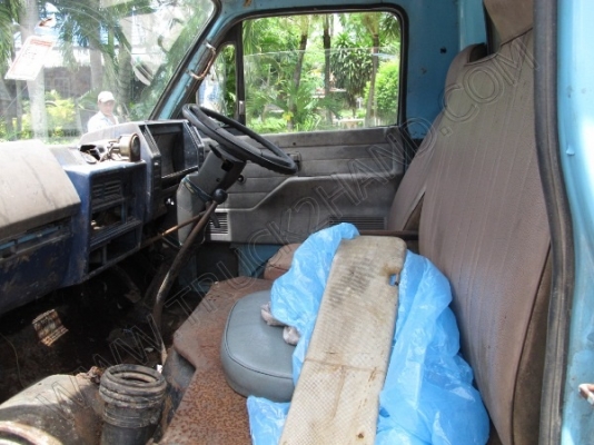 รถบรรทุกดั๊ม 6 ล้อยี่ห้ออีซูซุ รุ่น NKR เครื่อง 110 แรงม้า รถบรรทุกดั๊ม 6 ล้อยี่ห้ออีซูซุ รุ่น NKR เครื่อง 110 แรงม้า