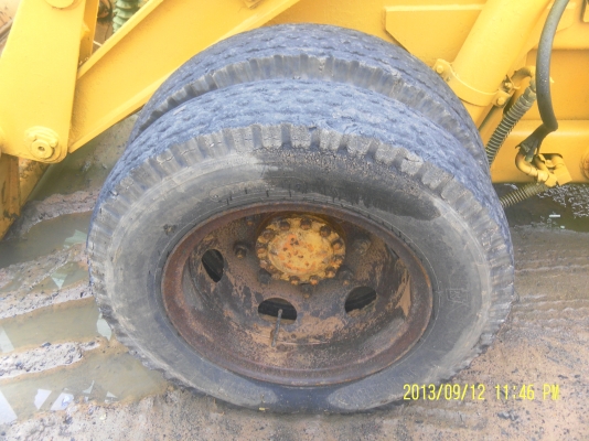 ขายรถตักโคมัสสุSD20-5เก่านอกพร้อมใช้ราคาถูก290000โทร0816426706