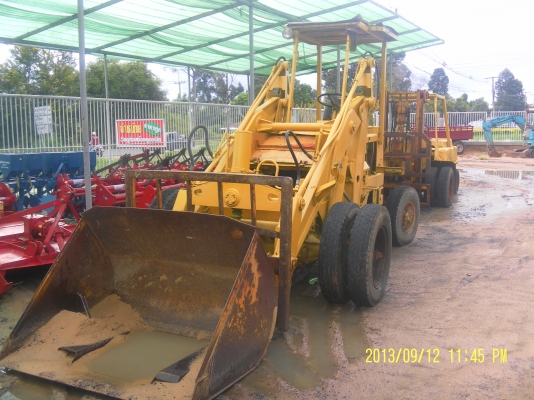 ขายรถตักโคมัสสุSD20-5เก่านอกพร้อมใช้ราคาถูก290000โทร0816426706