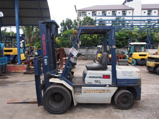 ** LOT 12/9/2556 ** ส่งลูกค้าลำปาง KOMATSU FD30-11 เสา 5 เมตร 3 step เครื่องแน่น เกียร์ดีมากๆ ^^