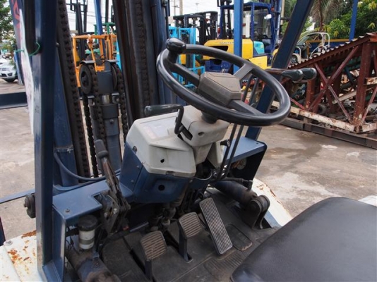 ** LOT 12/9/2556 ** ส่งลูกค้าลำปาง KOMATSU FD30-11 เสา 5 เมตร 3 step เครื่องแน่น เกียร์ดีมากๆ ^^