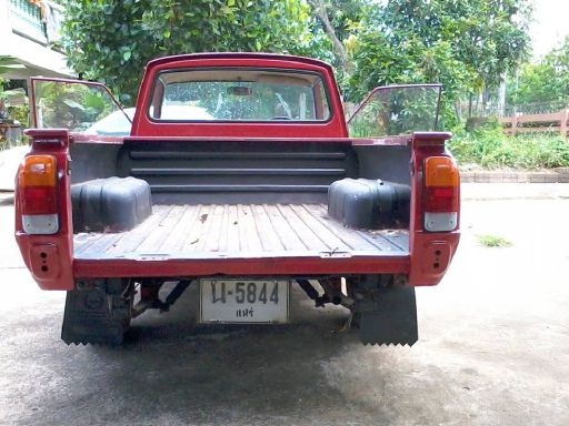 มาสด้า 1000 เรโทน้อย