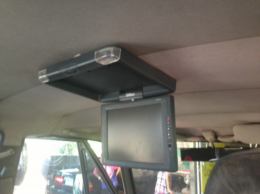 MITSUBISHI PAJERO 2.5Di MT ปี 93 รถบ้านสวยจัดเดิมๆทั้งคันพร้อมใช้งาน ภายในเก๋งคอนโซลสวยครบพร้อม CD MP3 จอครบพร้อม แอร์เย็น พวงมาลัยเพาเวอร์ ระบบขับเคลื่อนสี่ล้อพร้อมใช้งาน ช่วงล่างแน่น ล้อแม็ก ยางสภาพดี 70\% พร้อมใช้งาน เอกสารทะเบียนภาษีครบพร้อมโอน ราคาต่อ