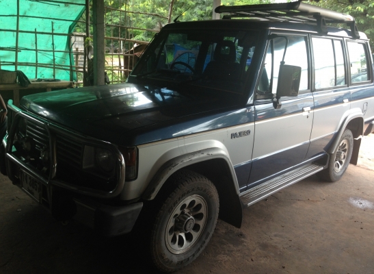 MITSUBISHI PAJERO 2.5Di MT ปี 93 รถบ้านสวยจัดเดิมๆทั้งคันพร้อมใช้งาน ภายในเก๋งคอนโซลสวยครบพร้อม CD MP3 จอครบพร้อม แอร์เย็น พวงมาลัยเพาเวอร์ ระบบขับเคลื่อนสี่ล้อพร้อมใช้งาน ช่วงล่างแน่น ล้อแม็ก ยางสภาพดี 70\% พร้อมใช้งาน เอกสารทะเบียนภาษีครบพร้อมโอน ราคาต่อ