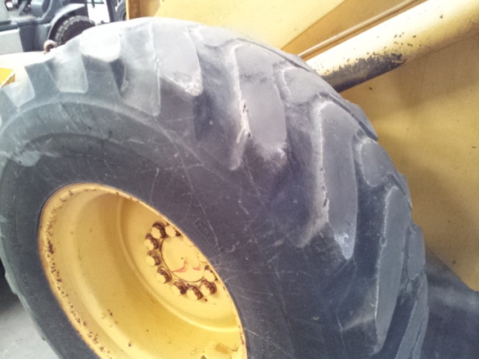 โปรโมชั่นราคา 855,000 บาท รถตัก Komatsu 510 #12422 นำเข้าเองจากญี่ปุ่น พร้อมตรวจสภาพค่ะ