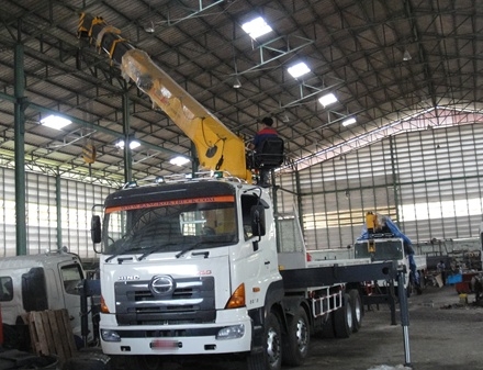 ขาย-ให้เช่ารถบรรทุก HINO,ISUZU 12 ล้อ 2 เพลา ติดเครน 16 ตัน