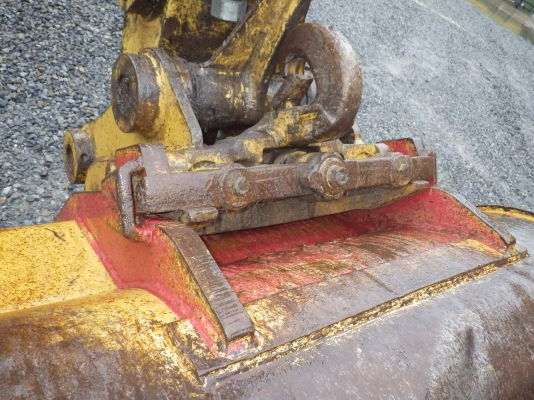 ขายรถขุดล้อยาง CAT M312  Yr.1998 สภาพดีมากครับ มีไลน์หัวเจาะ เก๋งสวย บอร์ดี้โอครับ ใช้งานได้เลย  ราคาไม่สูงครับ โทรมานะ 085-9049669