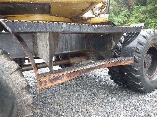 ขายรถขุดล้อยาง CAT M312  Yr.1998 สภาพดีมากครับ มีไลน์หัวเจาะ เก๋งสวย บอร์ดี้โอครับ ใช้งานได้เลย  ราคาไม่สูงครับ โทรมานะ 085-9049669