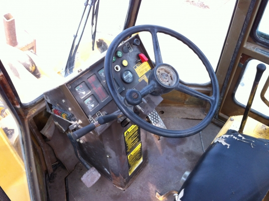 ขาย KOMATSU WA180-1 รถเก่านอก สภาพสวย เครื่องแรง ไม่เคยใช้งานในไทย ราคาโปรโมชั่น ขาย KOMATSU WA180-1 รถเก่านอก สภาพสวย เครื่องแรง ไม่เคยใช้งานในไทย ราคาโปรโมชั่น