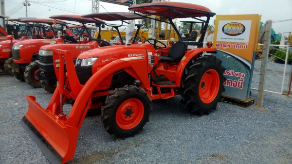 KUBOTA L4708 MAX พร้อมเครื่องเสียงติดตัวรถ แถมผานตราช้าง พร้อมใบมีดดันดินหน้า