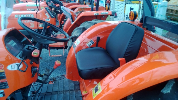 KUBOTA L4708 MAX พร้อมเครื่องเสียงติดตัวรถ แถมผานตราช้าง พร้อมใบมีดดันดินหน้า