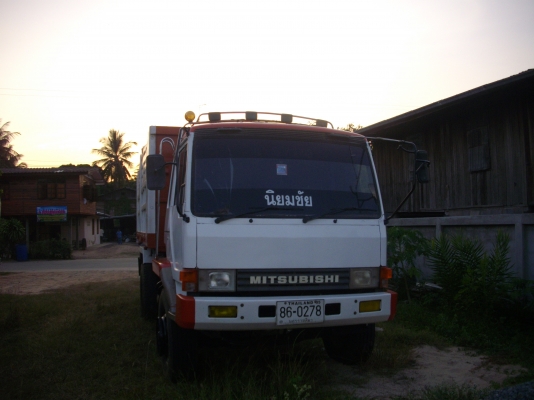 ขาย 10 ล้อดั๊ม 2 เพลา    MITSUBISHI FUSO สภาพสวย+แรง